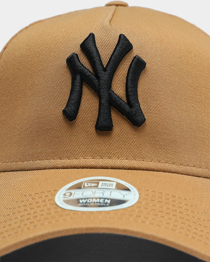 New Era Women's New York Yankees 9FORTY A-Frame Snapback Wheat/Black