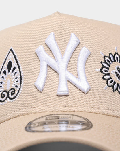 New Era New York Yankees 'Paisley Logo' 9FORTY A-Frame Snapback Tumbleweed