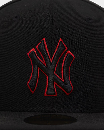 New Era New York Yankees "Scarlet Bottom" 59FIFTY Fitted Black/Scarlet