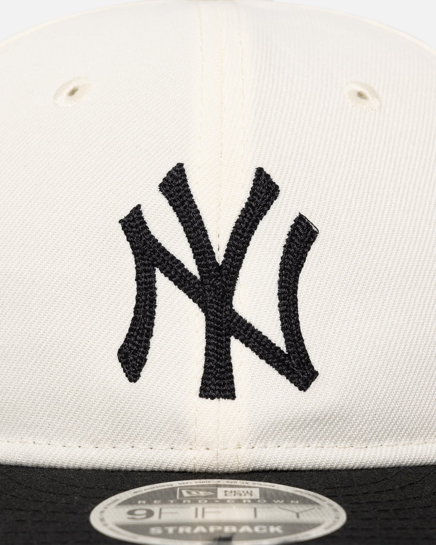 New Era New York Yankees 'Retro Crown Classic' 9FIFTY Retro Crown Strapback Chrome White/Black